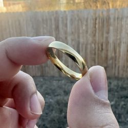 18k Stamped Gold Simple Elegant Ring 