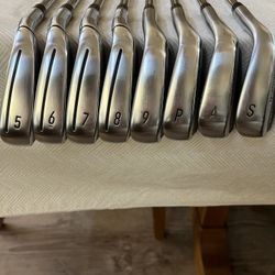 TaylorMade Qi iron set 5-P-A-S.