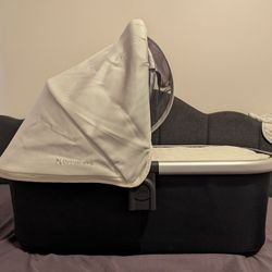 Uppababy Bassinet (White/navy)