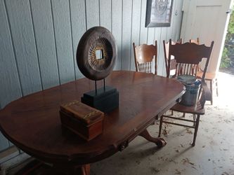 Table with 4 chairs