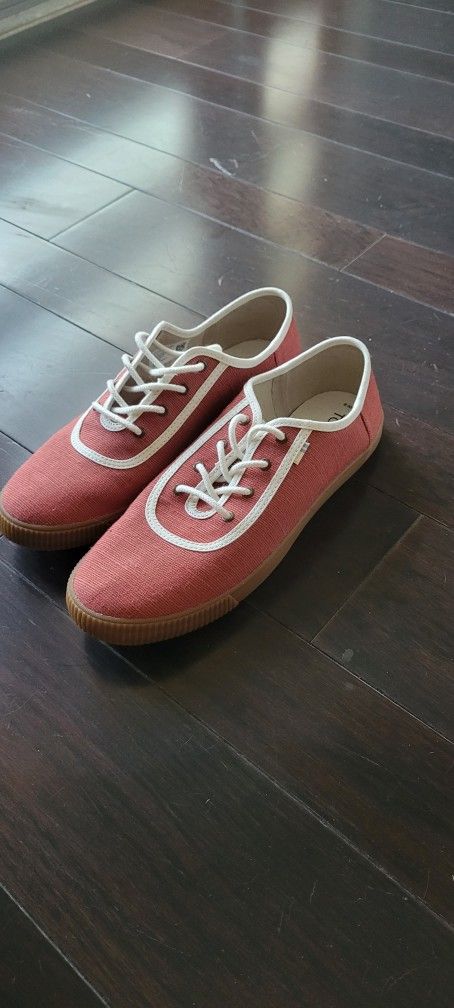 Toms Shoes, Brand New