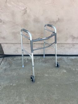 Deluxe Folding Walker