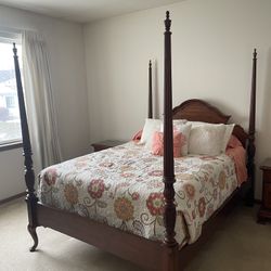 Queen Size 4 Poster Bed