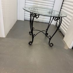 Glass Round Table 