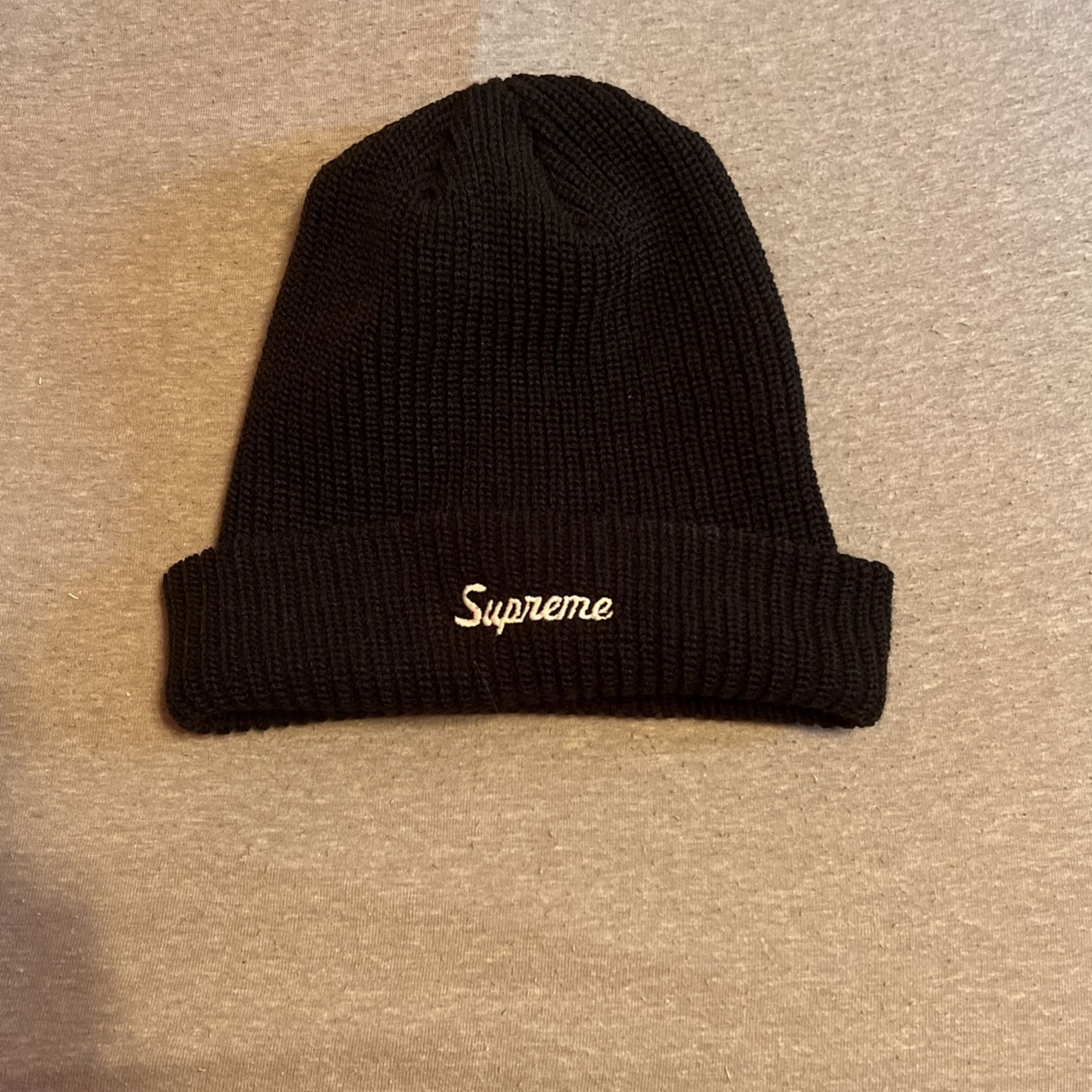 supreme beanie never worn