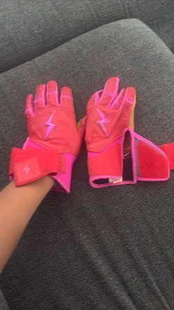 Bruce bolt batting gloves