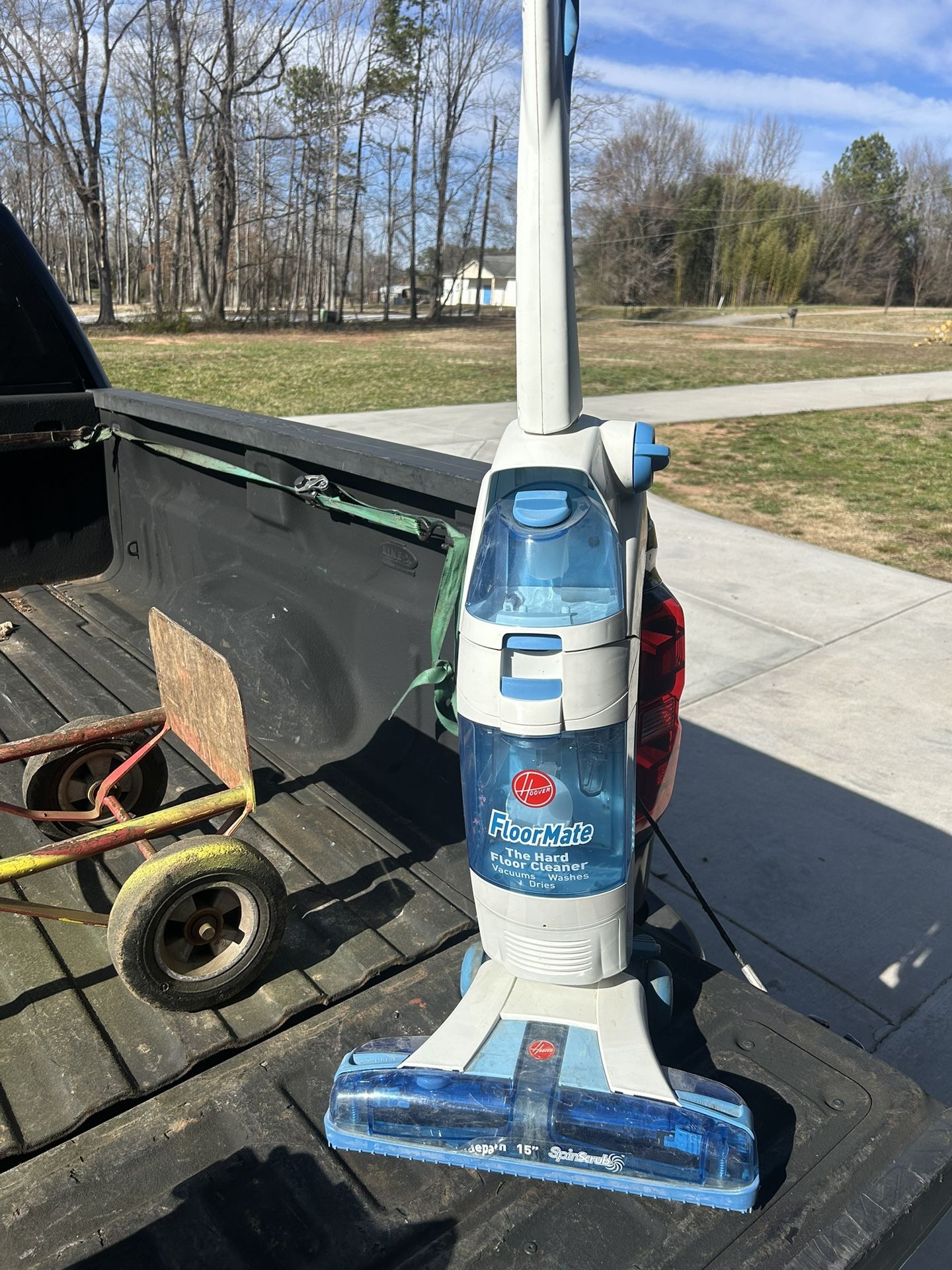 Hoover FloorMate - Vacuums, Washes, And Drys / Read Below ⬇️