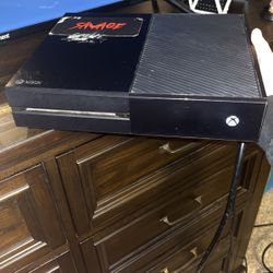 Xbox one with controller and 3 games 