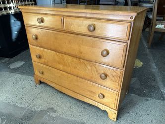 THOMASVILLE FURNITURE INDUSTRIES Vintage Blonde Colonial Revival 5-Drawer Dresser
