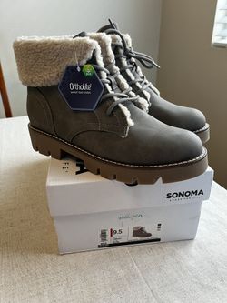 Women’s Boots NEW! Size 9.5