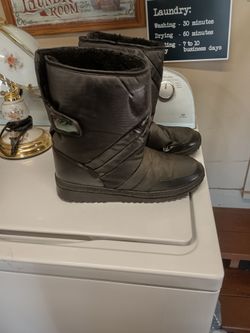 Snow boots