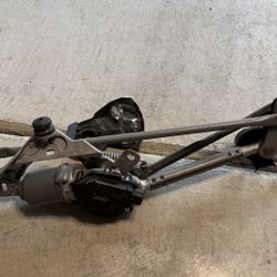 Lexus CT200h Windshield Wiper Motor