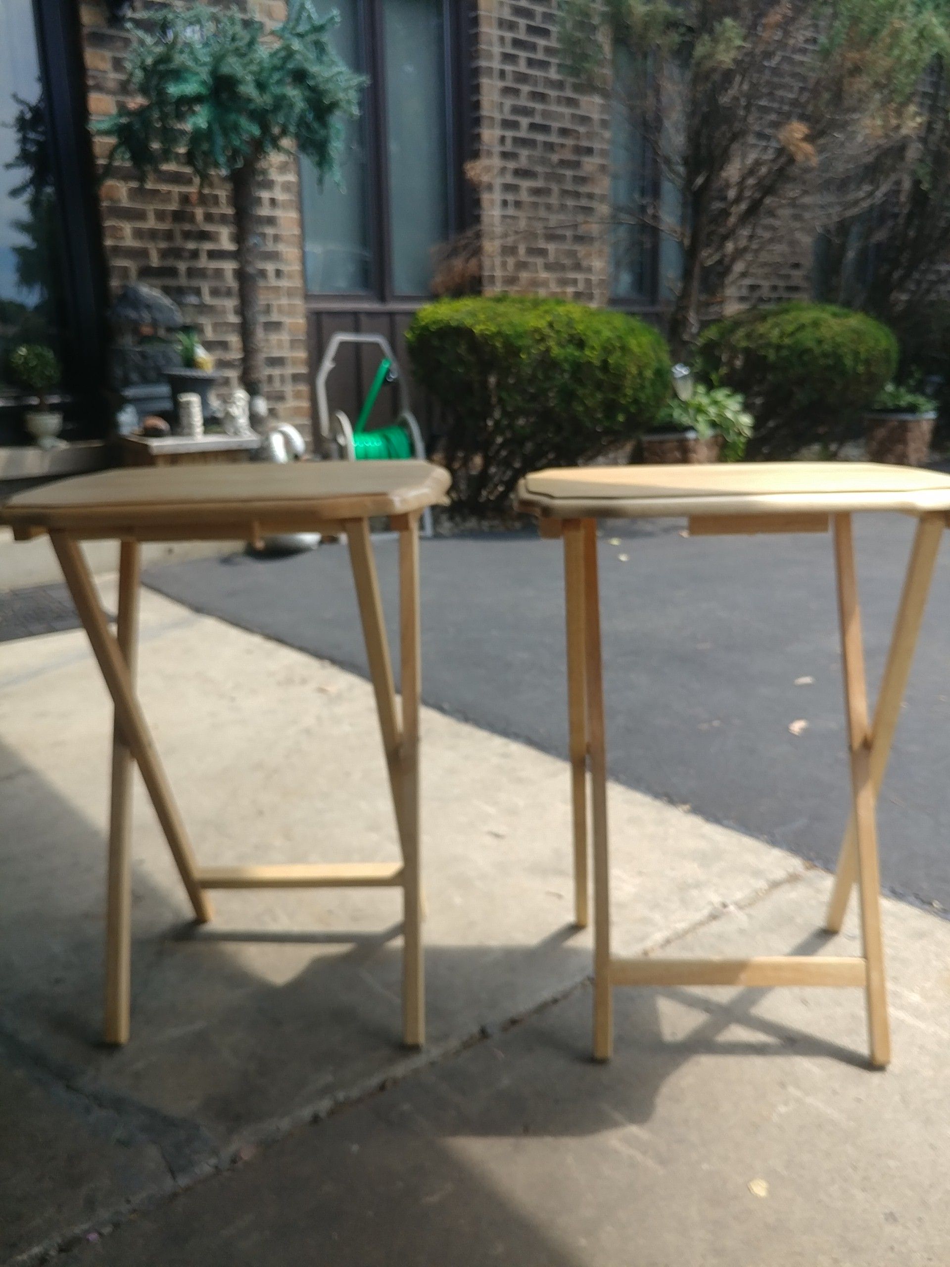 2 folding wooden tablets