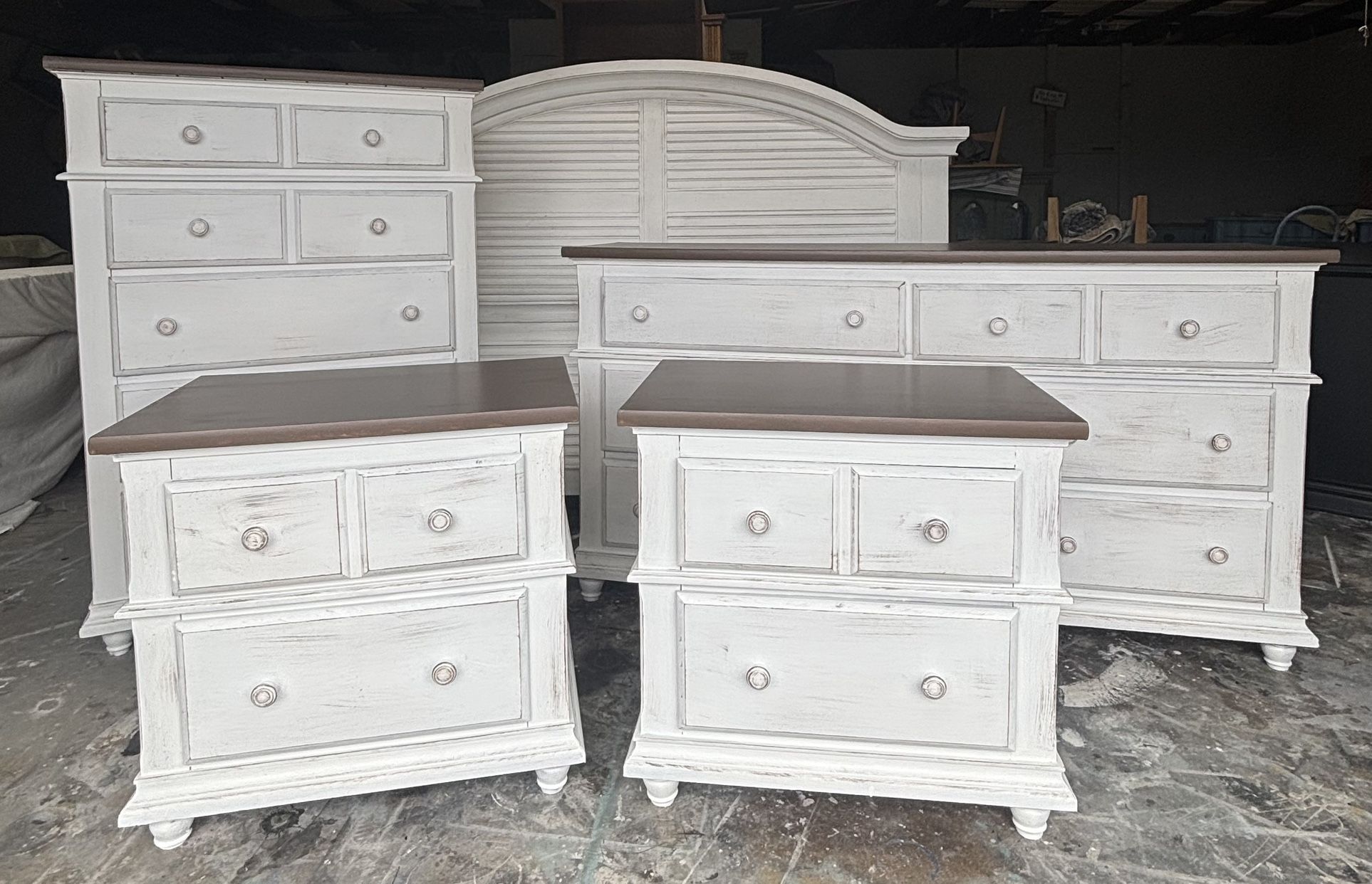 King Bedroom Set Complete With 2 Dressers,2 Nightstands Headboard And Footboard