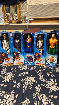 Assortment of toys (CHECK DESCRIPTION