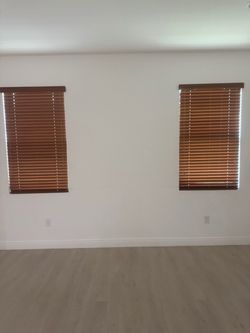 Wood Horizontal Window Blinds Set