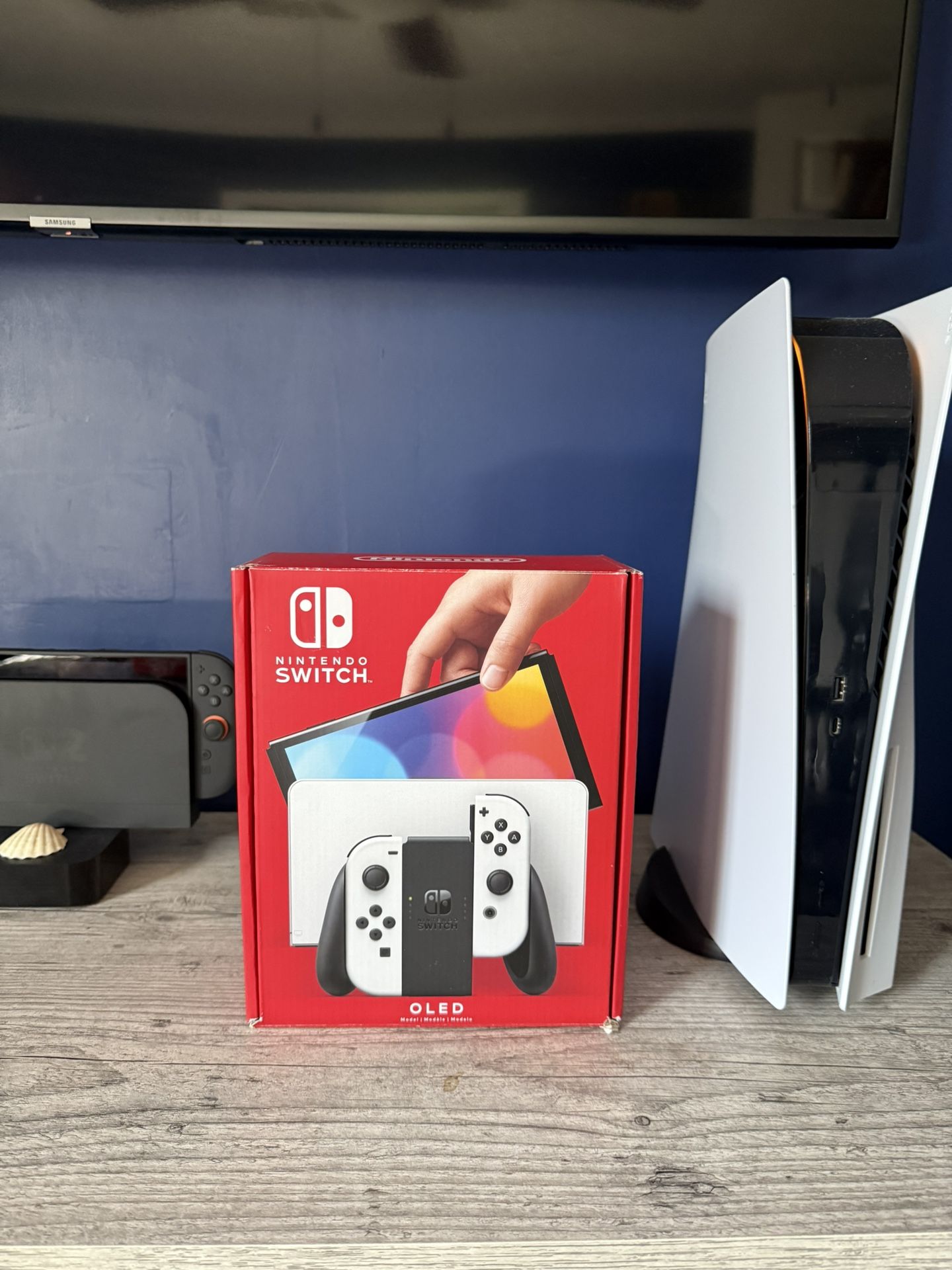 Nintendo Switch OLED (White)
