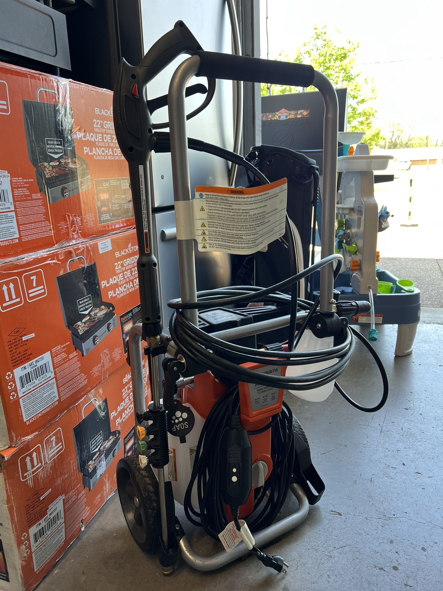 Huqsvarna 2000 PSI 1.2 GPM Electric Pressure Washer 