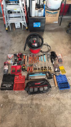275 piece mixed tool set with shop vac and tool bag