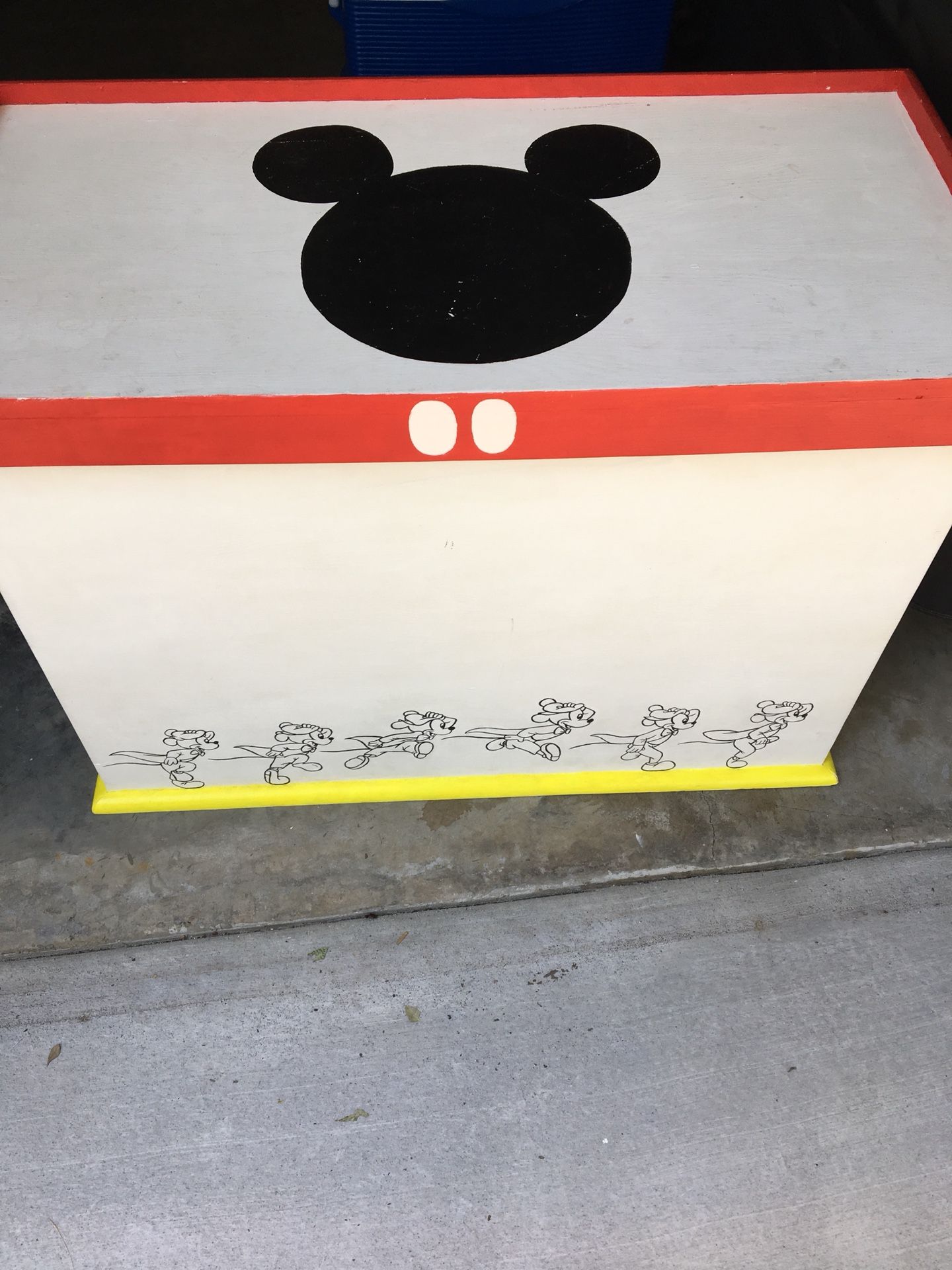 Disney toy chest and posters