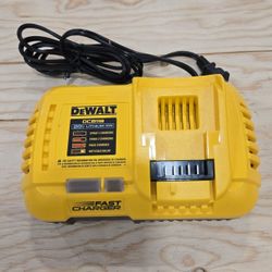 Dewalt 20v Fast Charger Brand New