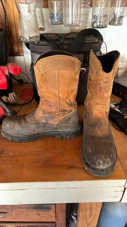 Steel toe work boots