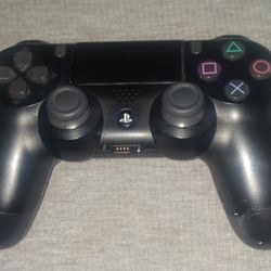 Used PlayStation 4 Controller 
