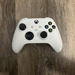 Microsoft Xbox Series X|S Wireless Controller White Plastic Console Compatible