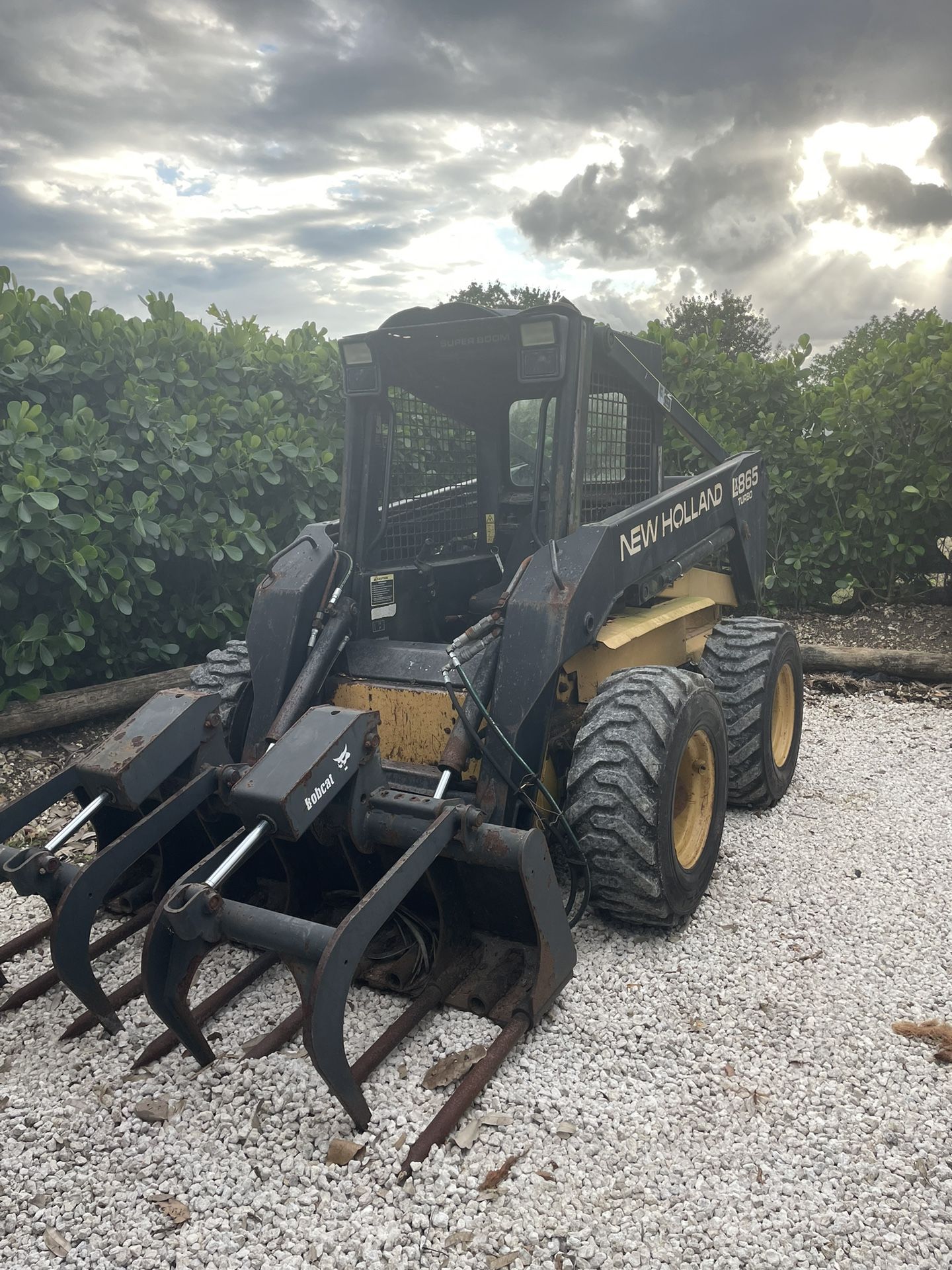 New Holland Skid Steer Bobcat