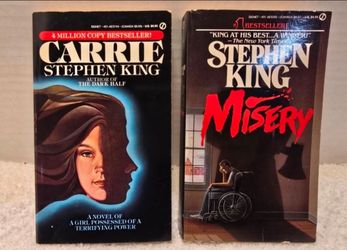 Misery & Carrie Stephen King Paperback Books - LOT of 2