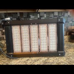 Professional KED Grow Light In Great Working Condition, See Pictures For Measurements 