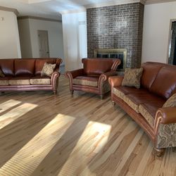 Leather Sofas And Chair Set In Perfect Condition