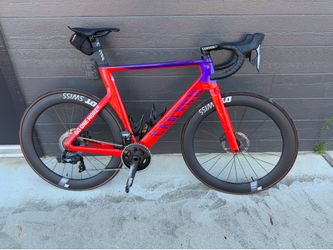 Canyon Aeroad CF SLX – Electronic Shifting / DT Swiss Carbon Wheels