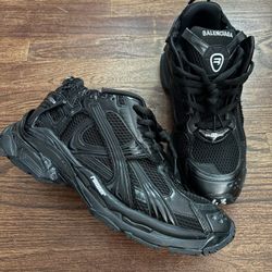 Black Balenciaga runners size 43 ( 10 Men’s) 