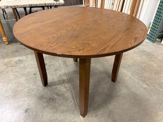 Modern Walnut Finish Classic Dining Table with Tapered Leg Detail