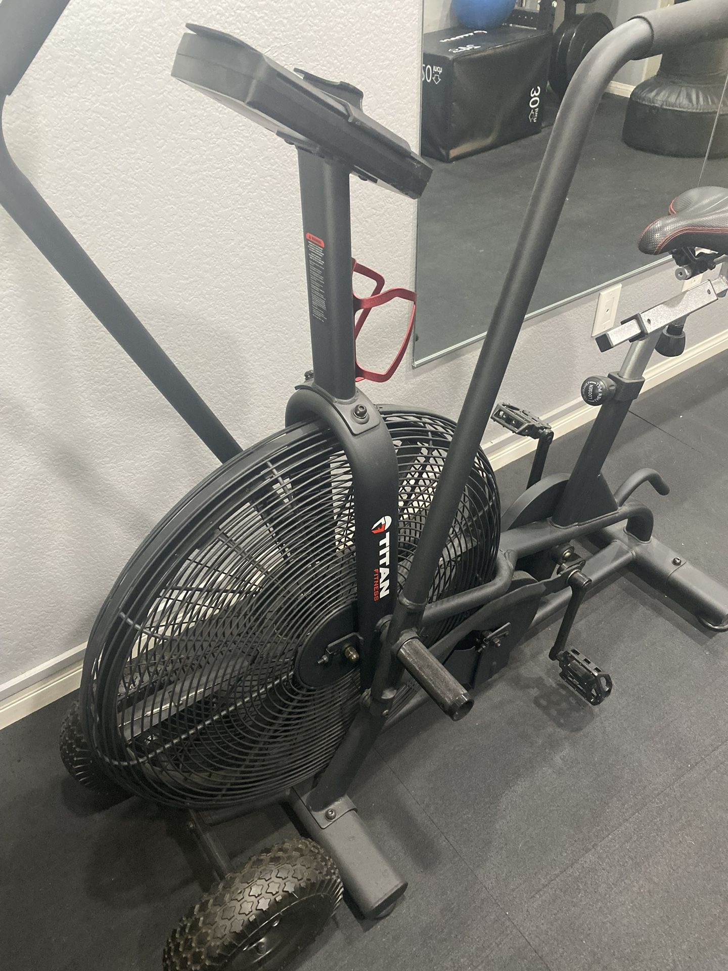 TITAN FITNESS Assault Bike Fan Bike