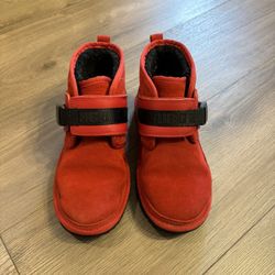 UGG For Kids , Size 3 .