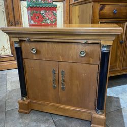 Thomasville, Solid Wood, Beautiful Nightstand Cabinet With Pullout Shelf
