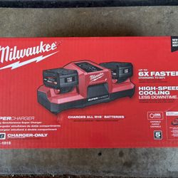 Milwaukee M18 18V Dual Bay Simultaneous Super Charger (Tool Only!) READ DESCRIPTION