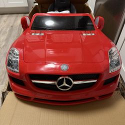 Kids Mercedes-Benz Ride-On Car