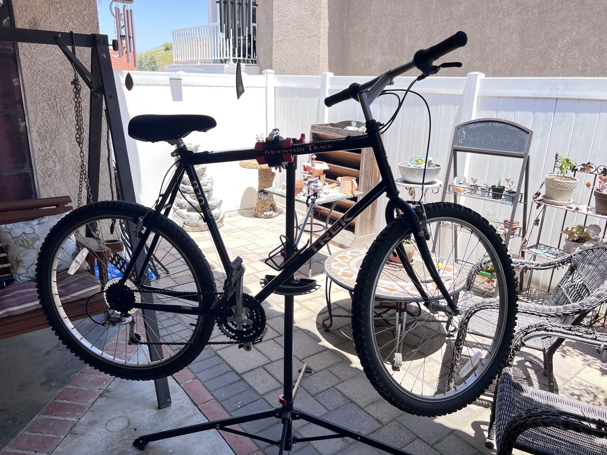 Trek 830 22.5 In Mountain Track Bike
