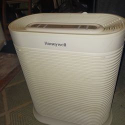 HONEYWELL FLOOR LARG AIR PURIFIER 25 TODAY FIRM FINAL PRICE