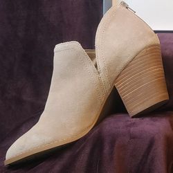 Carlos Santana * Carmin * Size 11 M Bootie / Boots, Suede Leather, Stack Heel, Zipper