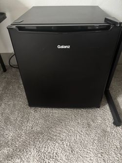 Mini fridge