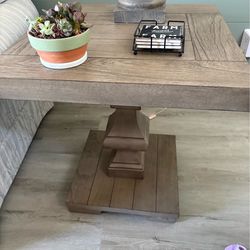 End table with matching lamp