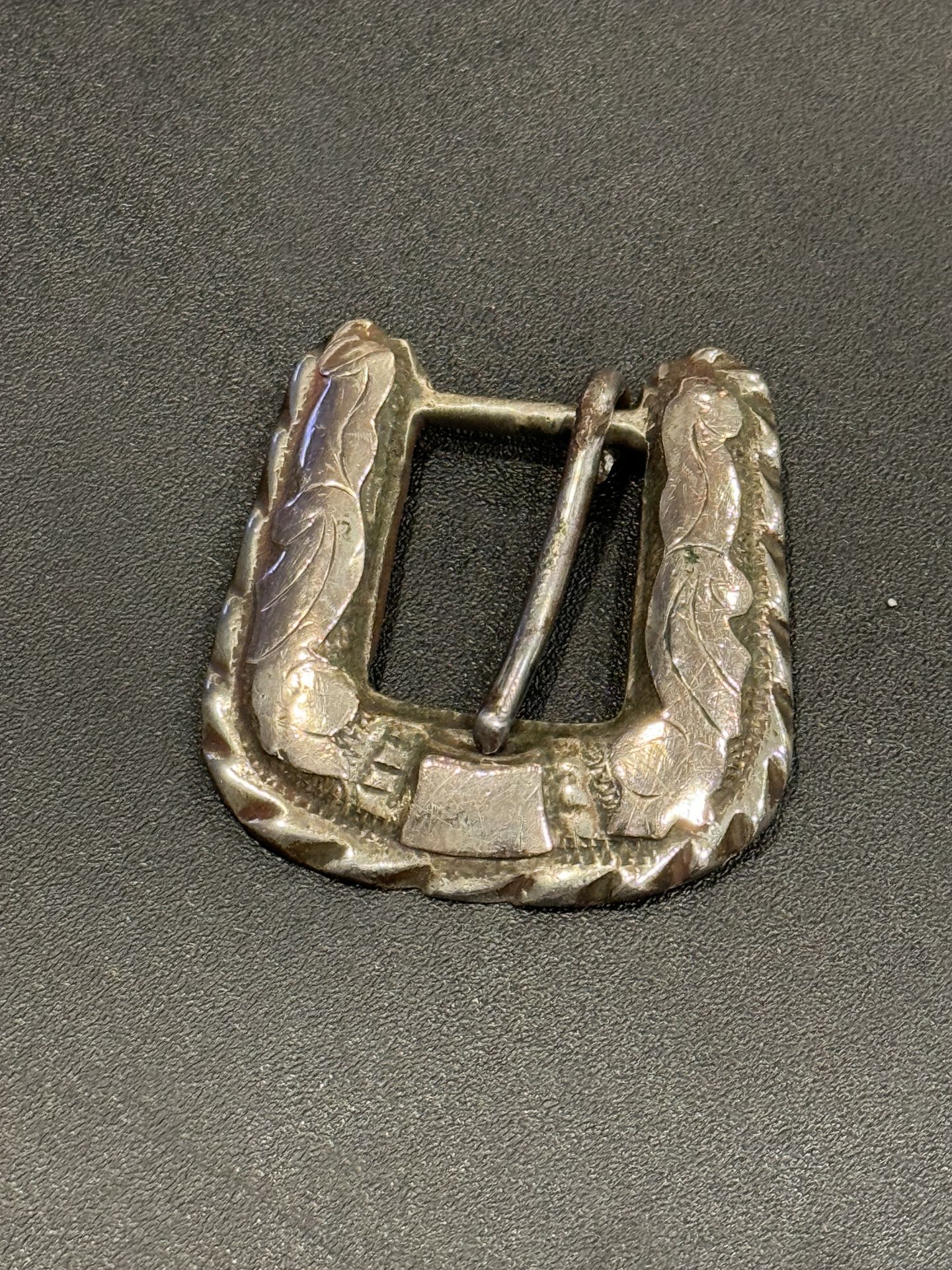 Stunning Vintage MEXICO SOLID Sterling Silver 925 Belt Buckle (32g) Approximate Measurements: Length: 1 3/4" Width: 1 3/4" Will fit a belt approximatl