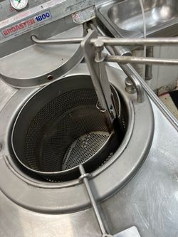 Broaster  pressure fryer model 1800