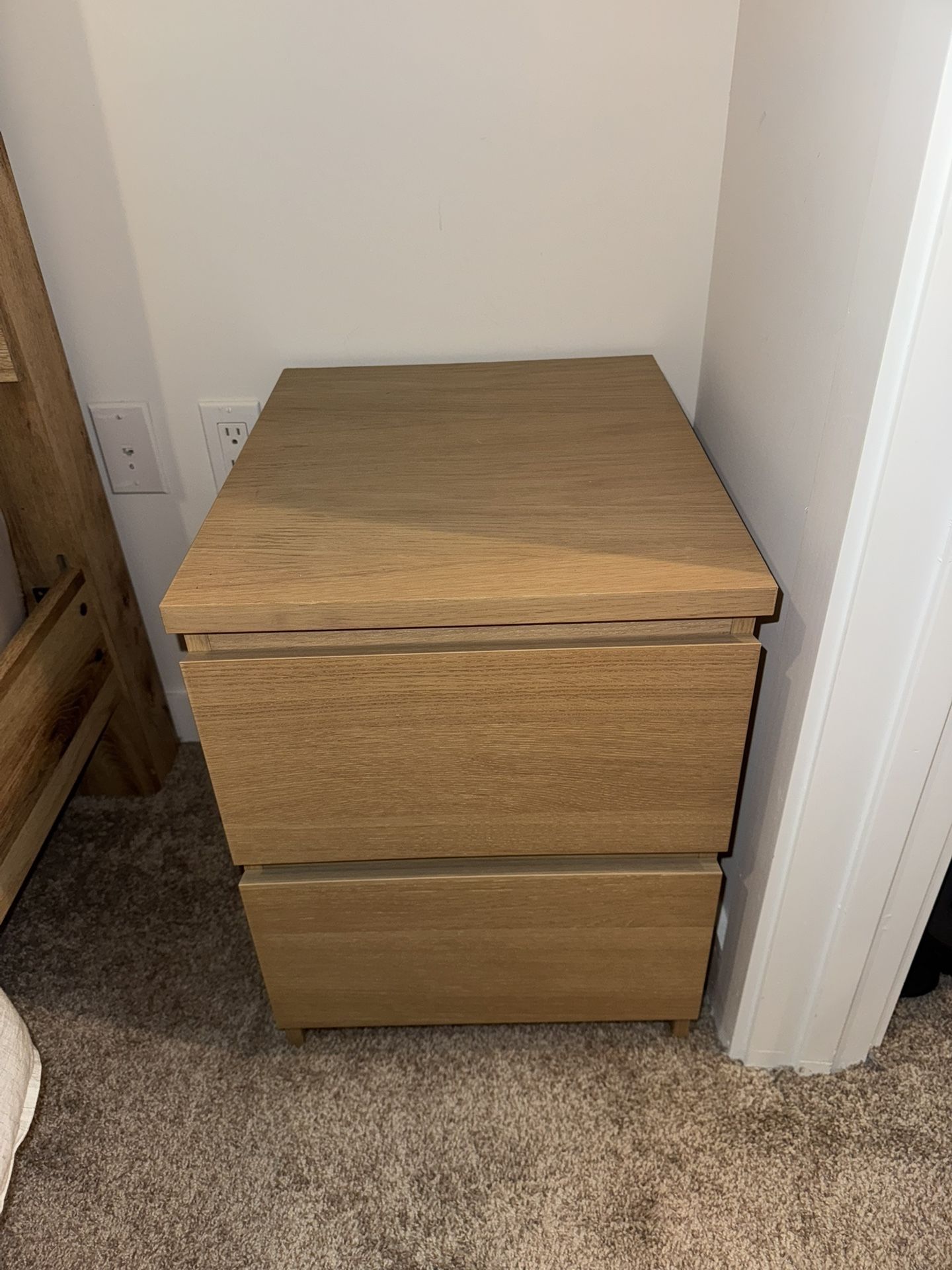 Minimalist Modern 1 Drawer Nightstand