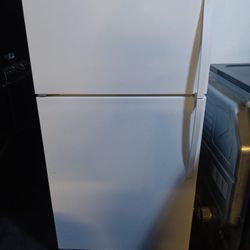 Whirlpool REFRIGERATOR 