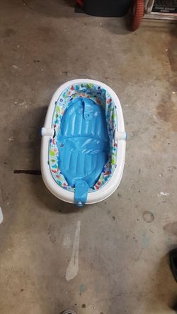 Baby blow up tub